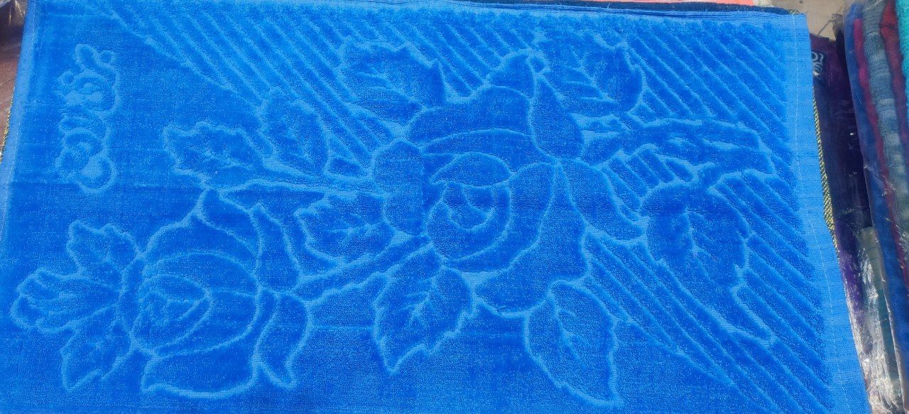 حوله مخمل برق لامع